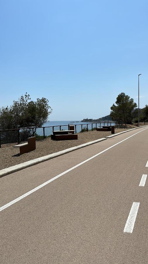 Appartamento Vicino Al Mare Con Parcheggio Riva Ligure Bagian luar foto